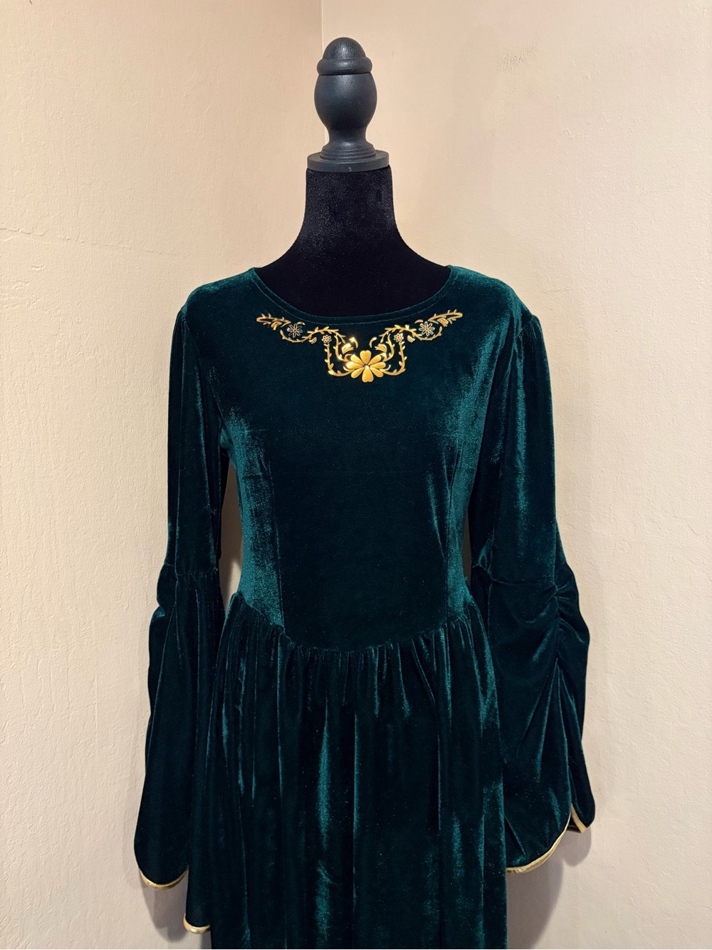 Royal Emerald Crushed Velvet Gown w Gold Floral Foil Neckline, Ren Fair Vibes